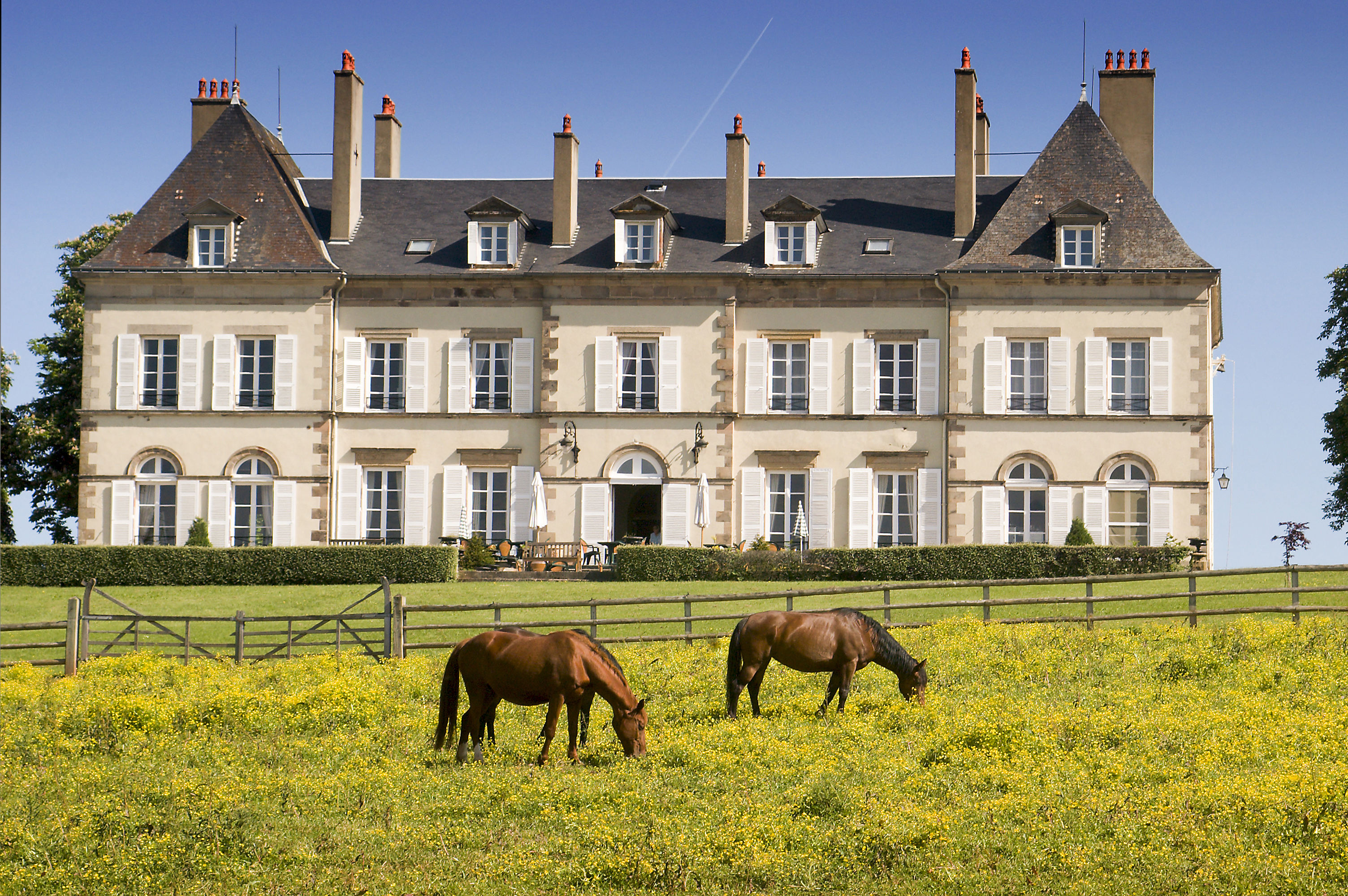 Chateau_face_sud_chevaux_B.Houtsmuller